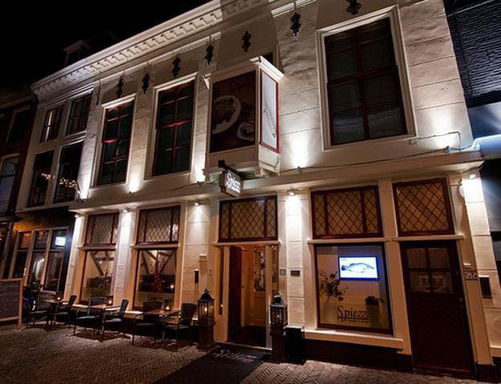 Boot-Huren-En-Dineren-Aan-Boord-Spiezz-Leeuwarden-5