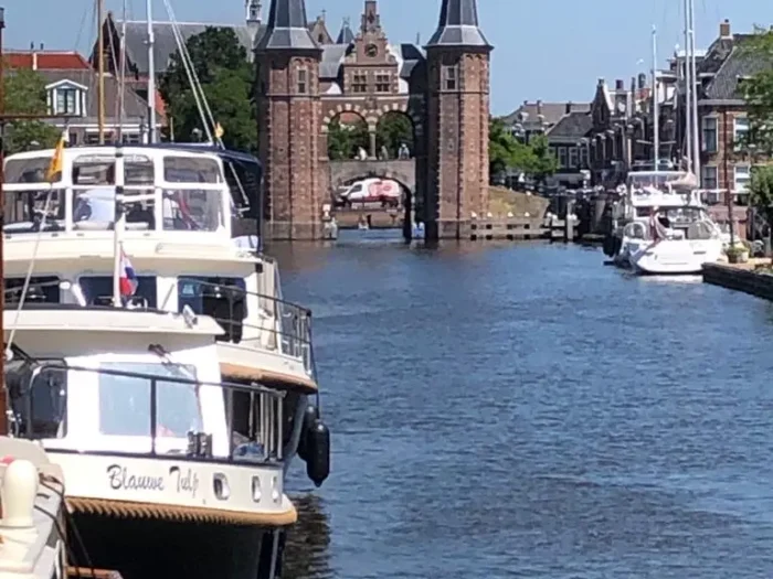 Sneek Waterpoort vanaf het water