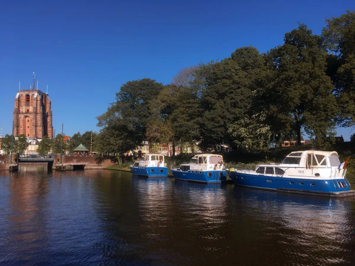 Motorjacht op de Friese meren
